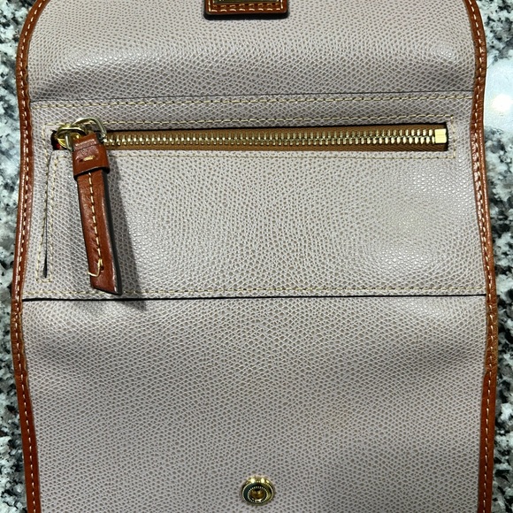 Dooney & Bourke Continental clutch EUC - Picture 4 of 5